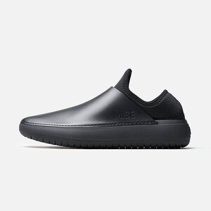 Mise non-slip black leather shoes with removable insoles.